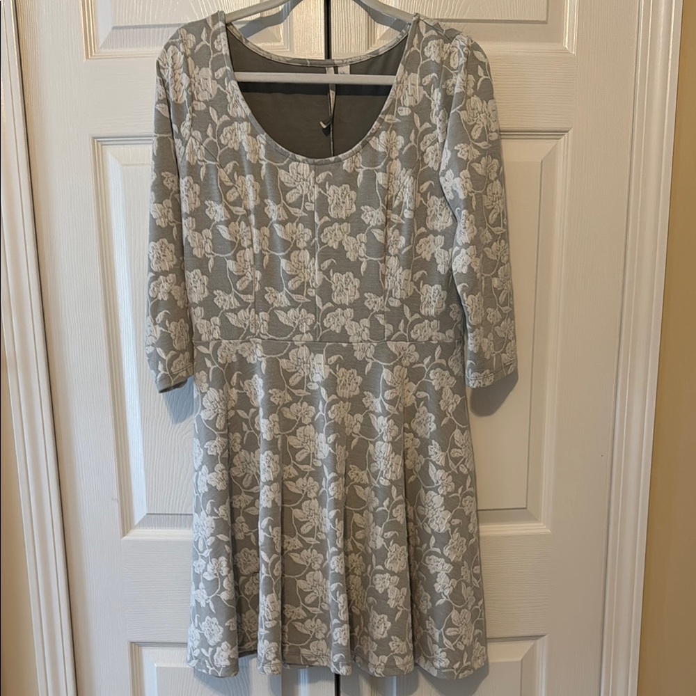 Lauren Conrad Gray White Floral Long Sleeve Skater dress Large